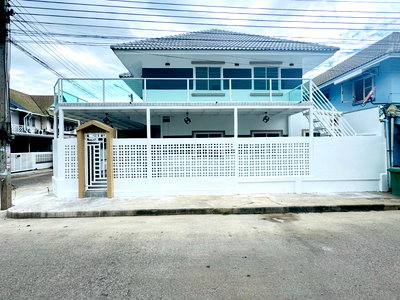 ทาวน์โฮม แม็คโคร บางบัวทอง : ขายทาวน์เฮาส์หลังมุมถนนเมน หมู่บ้านพฤกษา30 ทำเลค้าขาย ลดพิเศษเหลือเพียง 2,690,000 บาท