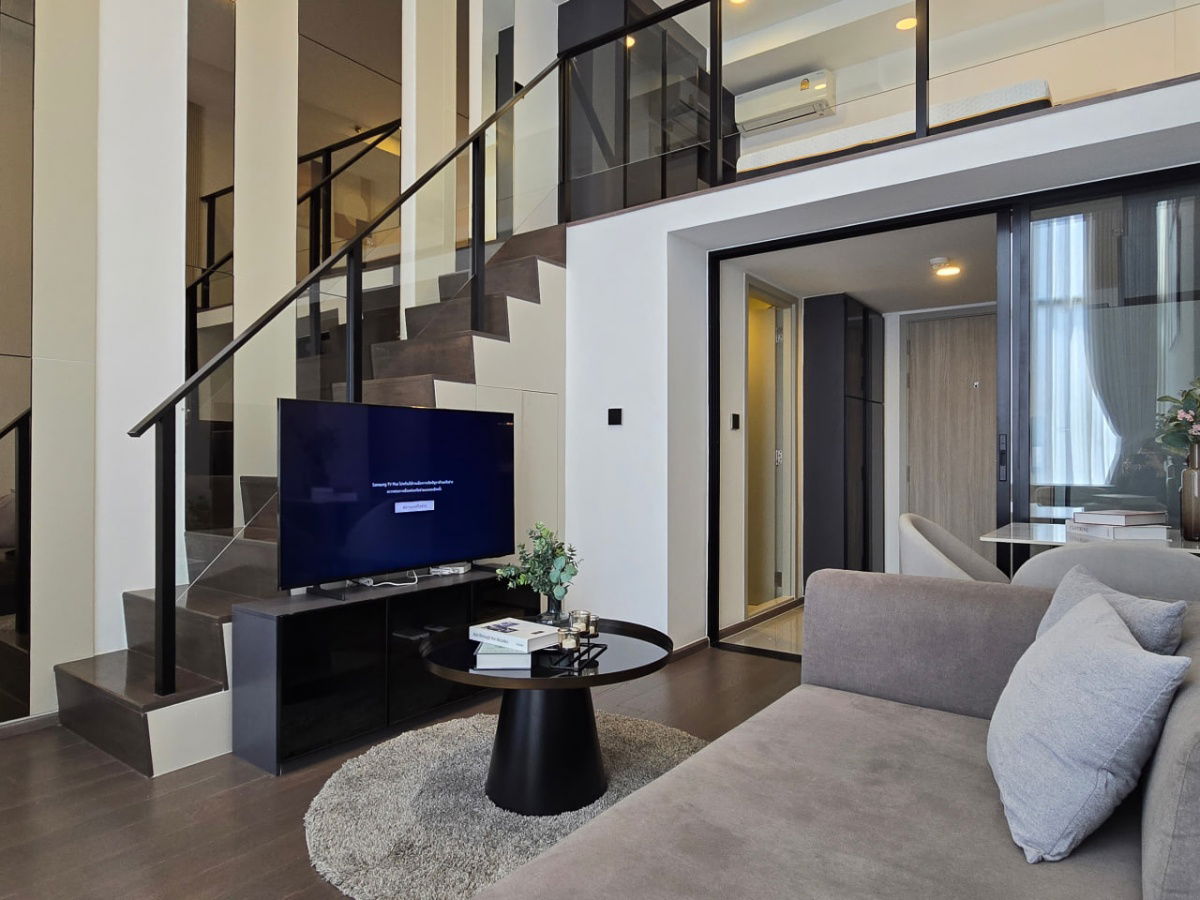 รูป Park Origin Chula Samyan【𝐑𝐄𝐍𝐓】🔥ความลักชัวรีแบบนุ่มนวล ขาว–เทา–ทอง วัสดุเงาและไฟซ่อน🔥 ติดต่อไลน์ไอดี: @hacondo - รูปที่ 5/10