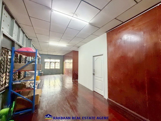 รูป ขายโฮมออฟฟิศ พร้อมโกดังเก็บสินค้า ตกแต่งไว้ดีใช้งานได้ทันที 137 ตร.ว. ทำเล ซอยจุลินท์จัดสรร 4 บางบัวทอง นนทบุรี - รูปที่ 5/42