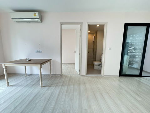 Invest or live in yourself, it's worth it! Life Asoke 2 bedrooms, near the BTS