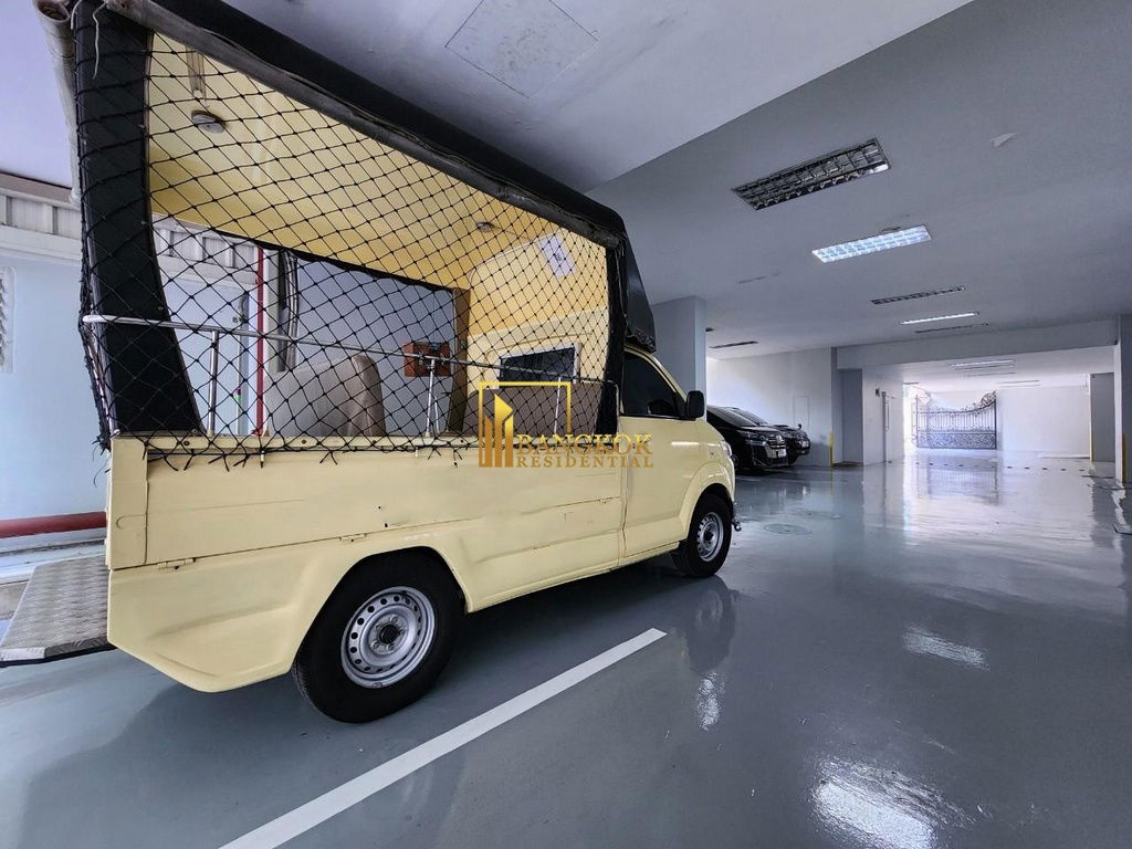 รูป Impressive 4 Bedroom Apartment in Asoke - BR0538AP - รูปที่ 46/47