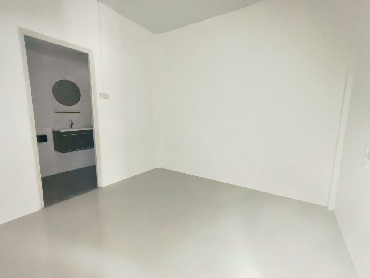 รูป บ้านเดี่ยว​ชั้นเดียว​ รีโนเวทใหม่​​ หนองจอก​ ทำเลถนนเมน​ ต้นโครงการ​ ทำเลค้าขาย หมู่บ้านอมรพันธ์ุ  ถนนเลียบวารี​ 15 พร้อมอยู่ มีเฟอร์นิเจอร์สวย - รูปที่ 20/33