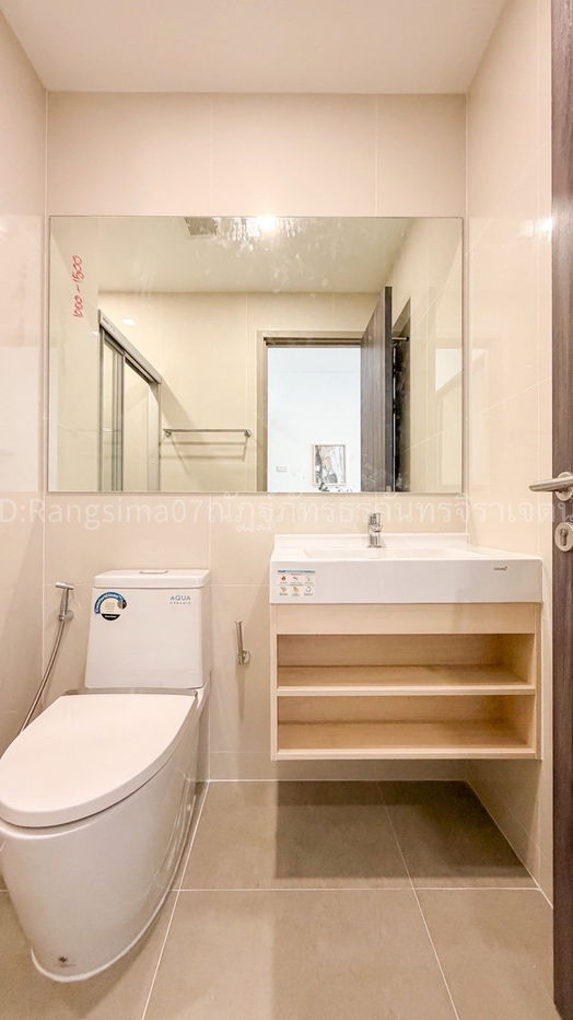 picture Airport Link Huamark condominium rental is convenient for travelling in a new room at first hand. - 13/16
