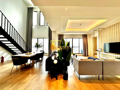 Apartment building for rent Watthana : Beautiful 3 Bedroom Duplex Apartment in Thonglor - BR21004AP