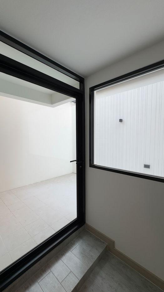 picture A single detached house on 70 sq. wah, just 5 minutes to Ekkamai–Thonglor. - 37/50