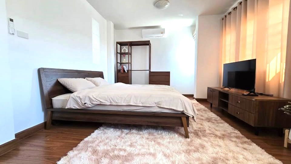 picture Two storey house for rent with 3 bedrooms,3 toilets and 1 kitchen. - 5/22