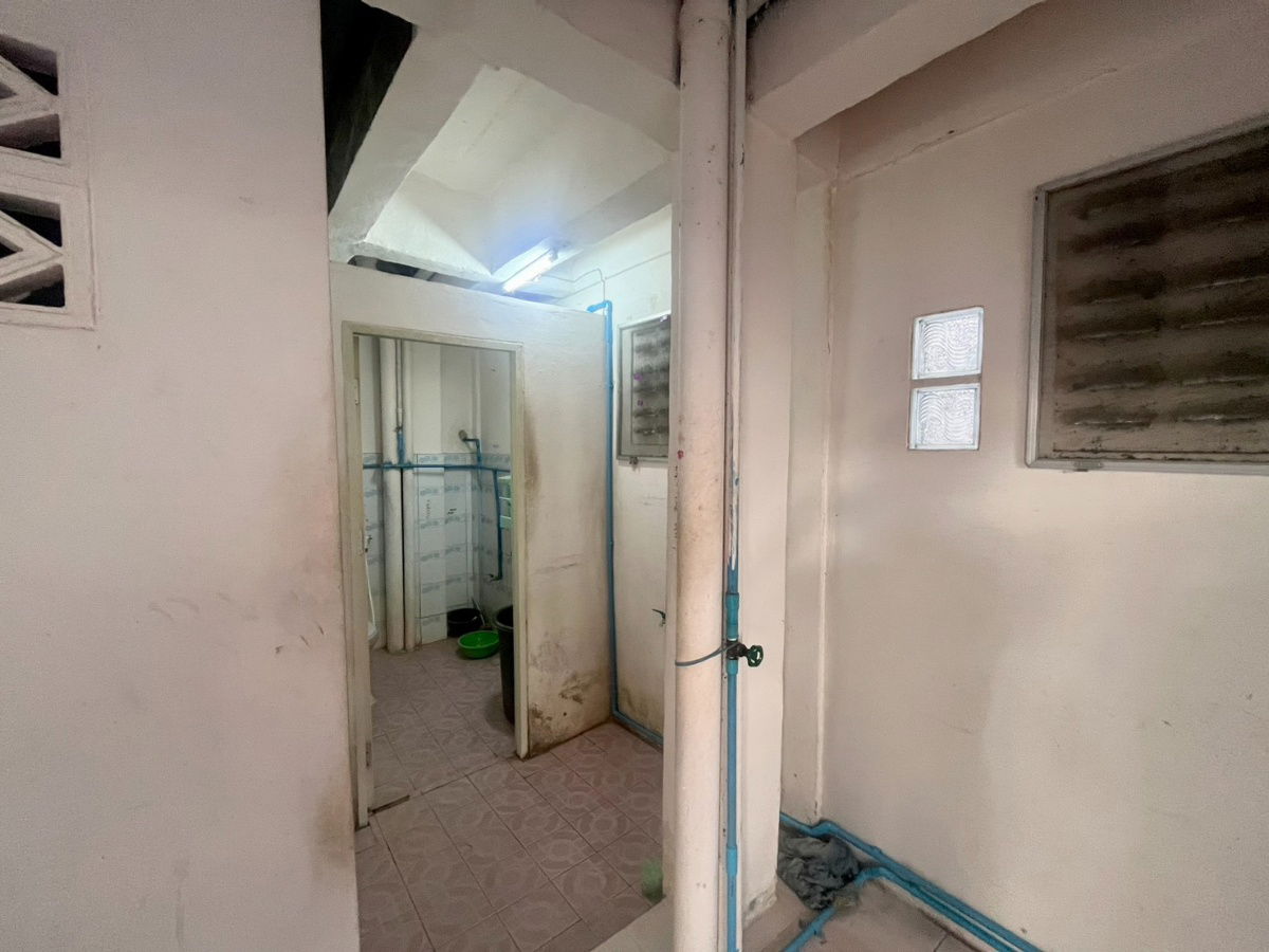 picture For sale: 3-storey dormitory with 8 rooms in Soi Charan 33, near MRT Fai Chai. Great price, ideal for long-term investment! - 7/18