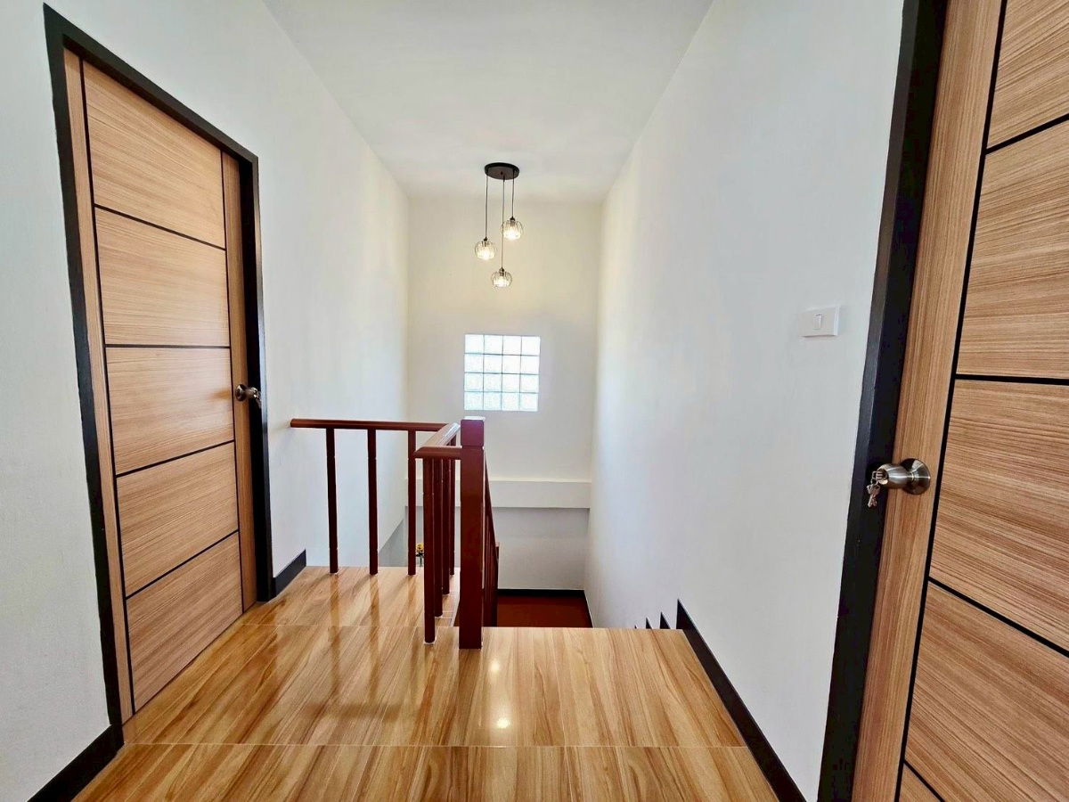 รูป บ้านเดี่ยวเนื้อที่ดิน 81 ตรว.ใกล้สนามกอฟล์ปัญญารามอินทรา  ม.บุรีรมย์ คู้บอน 41 รีโนเวทใหม่ นัดหมายชมบ้าน 085-318-6868 คุณวา - รูปที่ 16/32