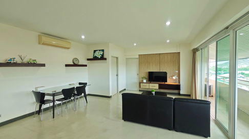 3 Bedrooms apartment in the center of Phuket (Top floor)