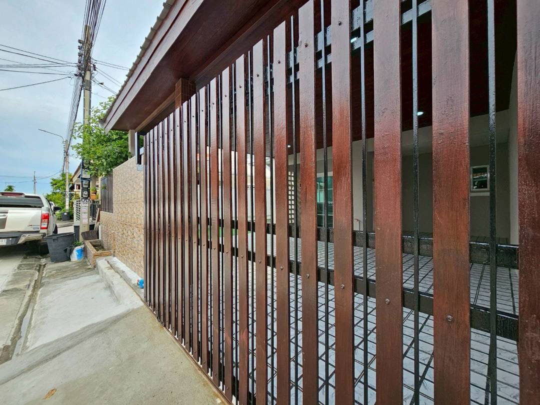 รูป ขายบ้าน หมู่บ้านพฤกษา 33 วัดลาดปลาดุก บ้านแฝด 2 ชั้น พื้นที่กว้าง รีโนเวทใหม่ พร้อมเฟอร์นิเจอร์ครบ เข้าอยู่ได้ทันที ราคาเพียง 2.79 ล้าน ฟรีโอน - รูปที่ 3/20