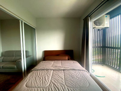 Condos for rent Samitivej Sriracha Hospital : The Sea Condo for rent, luxury, beachfront, beautiful room, very cheap price, move in Ready