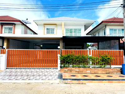 บ้านเดี่ยว บางบัวทอง นนทบุรี : ขายบ้านเดี่ยว 2 ชั้น ถนนเมน หมู่บ้านบัวทอง 4 บ้านกล้วย-ไทรน้อย ทำเลดี จอดรถได้หลายคัน พร้อมห้องครัวใหญ่ เพียง 3,890,000 บาท