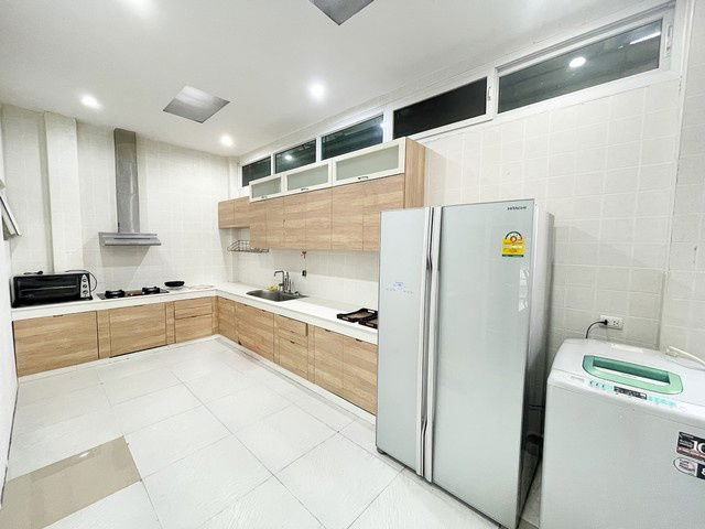 picture FOR RENT TOWNHOUSE PROPERTY 65000 BAHT per MONTH - 5/8
