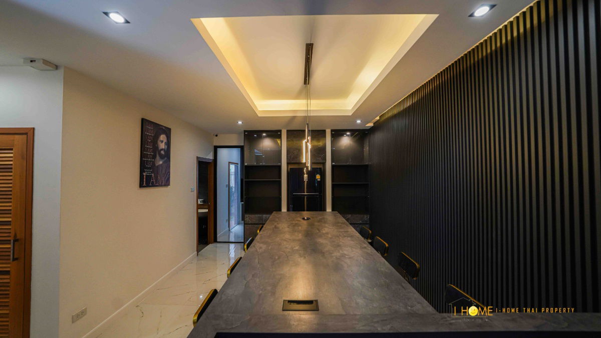 รูป ให้เช่าทาวน์โฮมสามชั้น 4 ห้องนอน 3 ห้องน้ำ  1  ห้องครัว  1  ห้องรับแขก  1  ที่จอดรถ - รูปที่ 32/40