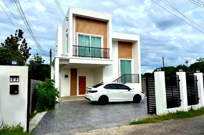 เช่าบ้านเดี่ยว ถนนซุปเปอร์ไฮเวย์ เชียงใหม่-ลำปาง : ให้เช่าบ้านสร้างใหม่สไตล์มูจิ ใจกลางอำเภอเมืองเชียงใหม่ เหมาะทั้งอยู่อาศัยหรือทำธุรกิจโฮมสเตย์ T.0946511456