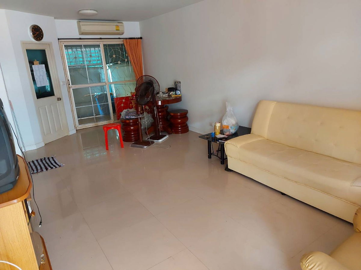 picture 🏠Town Plus House for Sale🏠  Check out the details below: 🎯Land area: 20 sq wah, usable area: 155 sq m 🛏3 bedrooms 🛁3 bathrooms 🚗2 parking spaces - 4/10