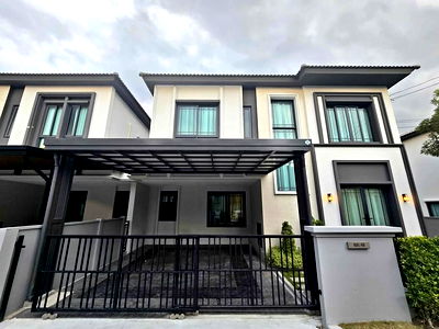 บ้านเดี่ยวให้เช่า : HR3033ให้เช่าบ้านเดี่ยว พร้อมเข้าอยู่ โครงการ Grande Pleno สุขุมวิท–บางนา ติดเมกาบางนา เดินทางสะดวก