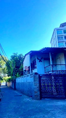 Houses for rent Lhong  1919 : MRT Charan13 500m. 2-story corner house for rent with garden 63sq.wa. 252sq.m. Quiet and shady.
