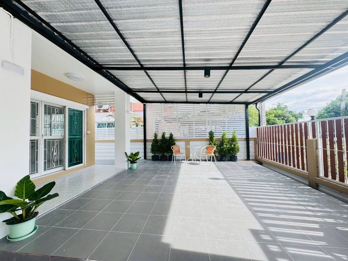 รูป ขายบ้านเดี่ยว 2 ชั้น ถนนเมน หมู่บ้านบัวทอง 4 บ้านกล้วย-ไทรน้อย ทำเลดี จอดรถได้หลายคัน พร้อมห้องครัวใหญ่ เพียง 3,890,000 บาท - รูปที่ 4/19