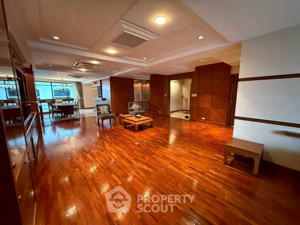 picture 3-BR Condo at President Park Condominium near MRT Queen Sirikit National Convention Centre (ID 2448894) - 11/13