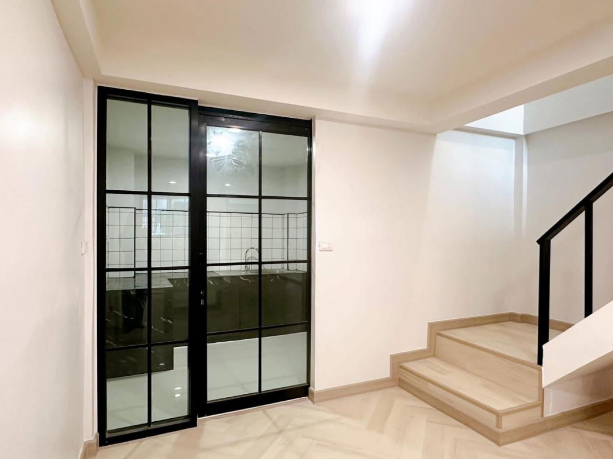 picture S893 [For Sale] 2-storey townhouse (Soi Phueng Mi) 💰 Price 3,390,000 baht 🌟 BTS Bang Chak - 5/7