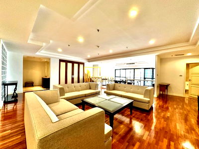 Apartment building for rent Bangkok : Elegant 3 Bedroom Luxury Apartment For Rent in Ekkamai Area - BR0540AP