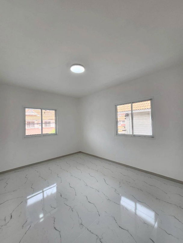 รูป ขายบ้าน หมู่บ้านพฤกษา 33 วัดลาดปลาดุก บ้านแฝด 2 ชั้น พื้นที่กว้าง รีโนเวทใหม่ พร้อมเฟอร์นิเจอร์ครบ เข้าอยู่ได้ทันที ราคาเพียง 2.79 ล้าน ฟรีโอน - รูปที่ 19/20