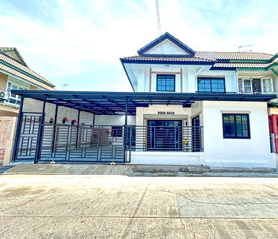 บ้านแฝด บางบัวทอง นนทบุรี :  ขายบ้านแฝดตกแต่งใหม่สุดหรู พฤกษา 19 วัดลาดปลาดุก ลดแรง 200,000 บาท เหลือเพียง 2.99 ล้าน!