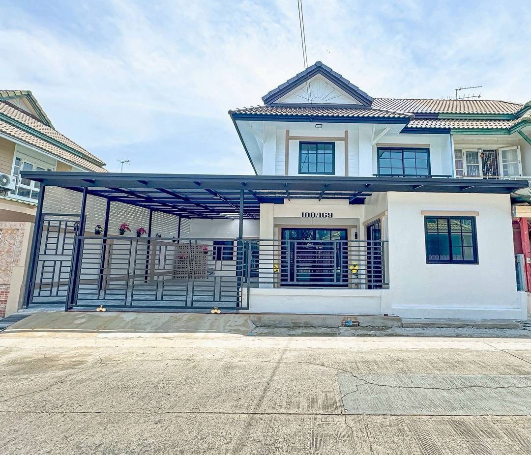 รูป  ขายบ้านแฝดตกแต่งใหม่สุดหรู พฤกษา 19 วัดลาดปลาดุก ลดแรง 200,000 บาท เหลือเพียง 2.99 ล้าน! - รูปที่ 1/20