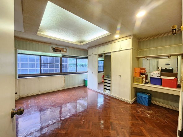 picture FOR RENT COMMERCIAL BUILDING PROPERTY 95000 BAHT per MONTH - 6/8