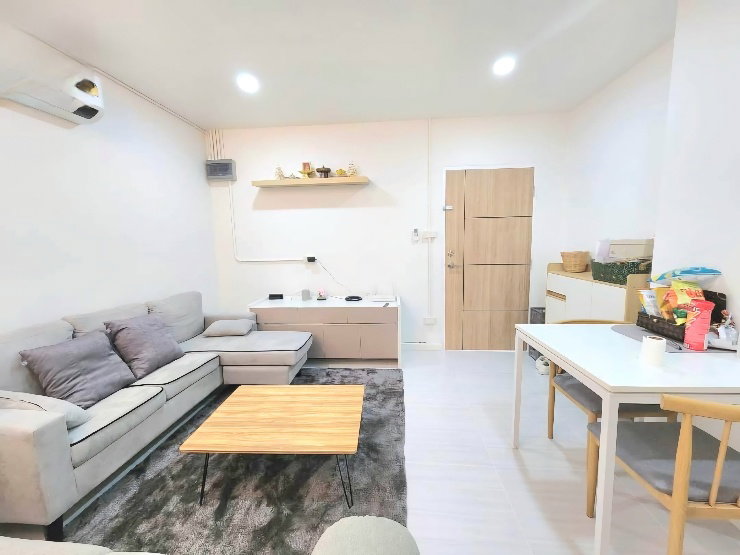 ขาย SR complex พร้อมเฟอร์ + พร้อมผู้เช่ารายรับต่อเดือน 7,900 บ. ใกล้เซนเฟส , ร.พ.กรุงเทพ , ม.พายัพ เดินทางสะดวกติดถนนใหญ่