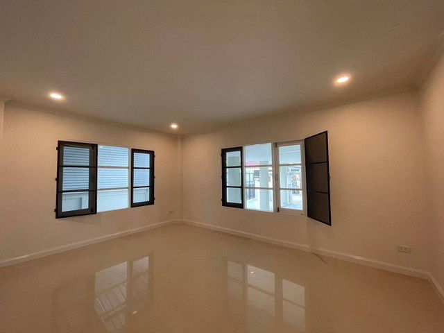 รูป ให้เช่าบ้านเดี่ยว 2 ชั้น ม.ราชพฤกษ์ บางบอน 4 รีโนเวทใหม่ 100 ตรว 4 นอน 3 น้ำ เดินทางสะดวก - รูปที่ 3/8