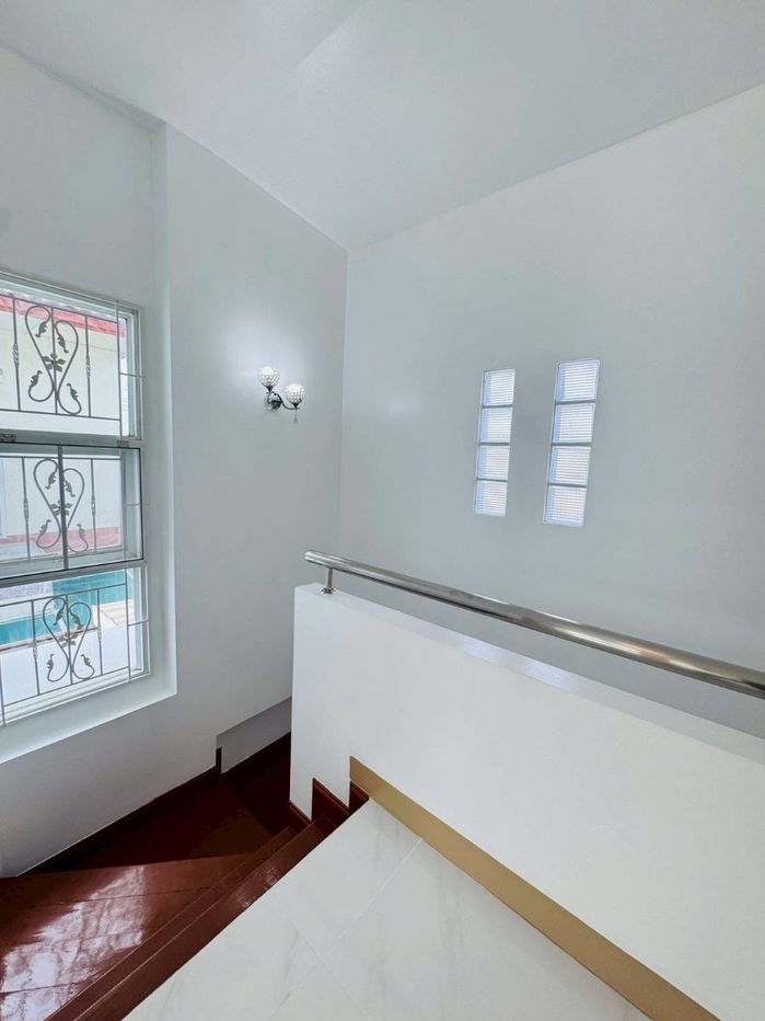 รูป ขายบ้านเดี่ยว 2 ชั้น ถนนเมน หมู่บ้านบัวทอง 4 บ้านกล้วย-ไทรน้อย ทำเลดี จอดรถได้หลายคัน พร้อมห้องครัวใหญ่ เพียง 3,890,000 บาท - รูปที่ 12/19