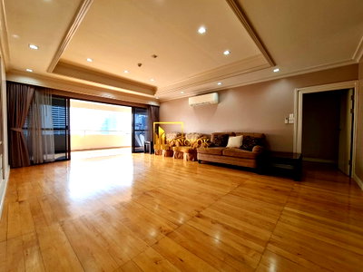 เช่าคอนโด ท่าเรือนานาเหนือ : Tower Park | Very Spacious 3 Bedroom Condo For Rent in Nana - BR5902CD