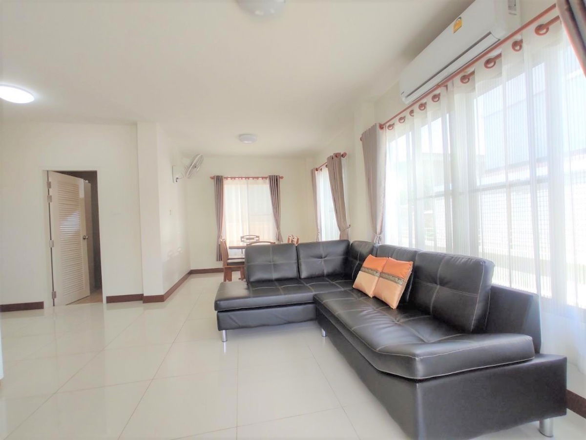 picture A house two storeys for rent with 3 bedrooms,2 toilets and 1 kitchen. - 4/28
