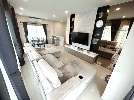 picture FOR RENT PRUKPIMAN THE GRAND PRIVATE RANGSIT - KHLONG 2 / 4 bedrooms 3 bathrooms / 50 Sqw. 180 Sqm. **32,000** CLOSE TO FUTURE PARK RANGSIT - 2/12