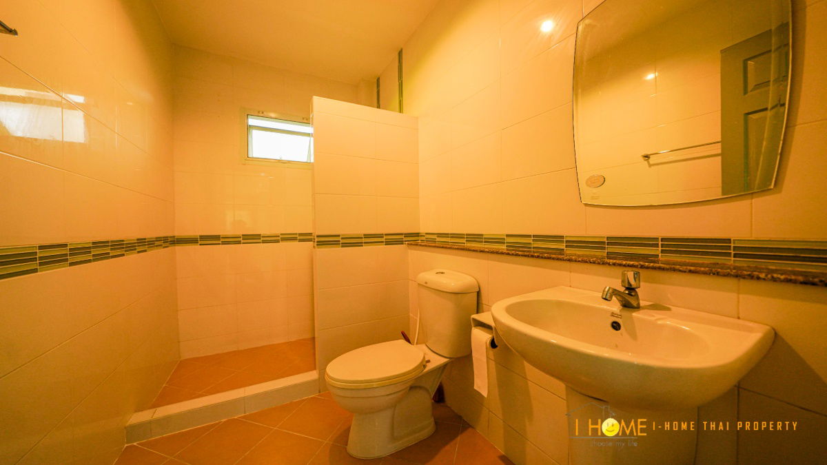 picture A house 2 storey for rent with 3 bedrooms,3 toilets and 1 kitchen. - 9/23