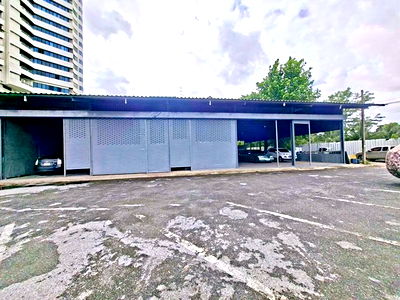 Factory for rent Bangkok : BRT Wat Pariwas 1 km. Warehouse for rent 100 sq m. Can work at the warehouse. Bang Chak Hospital 3 1