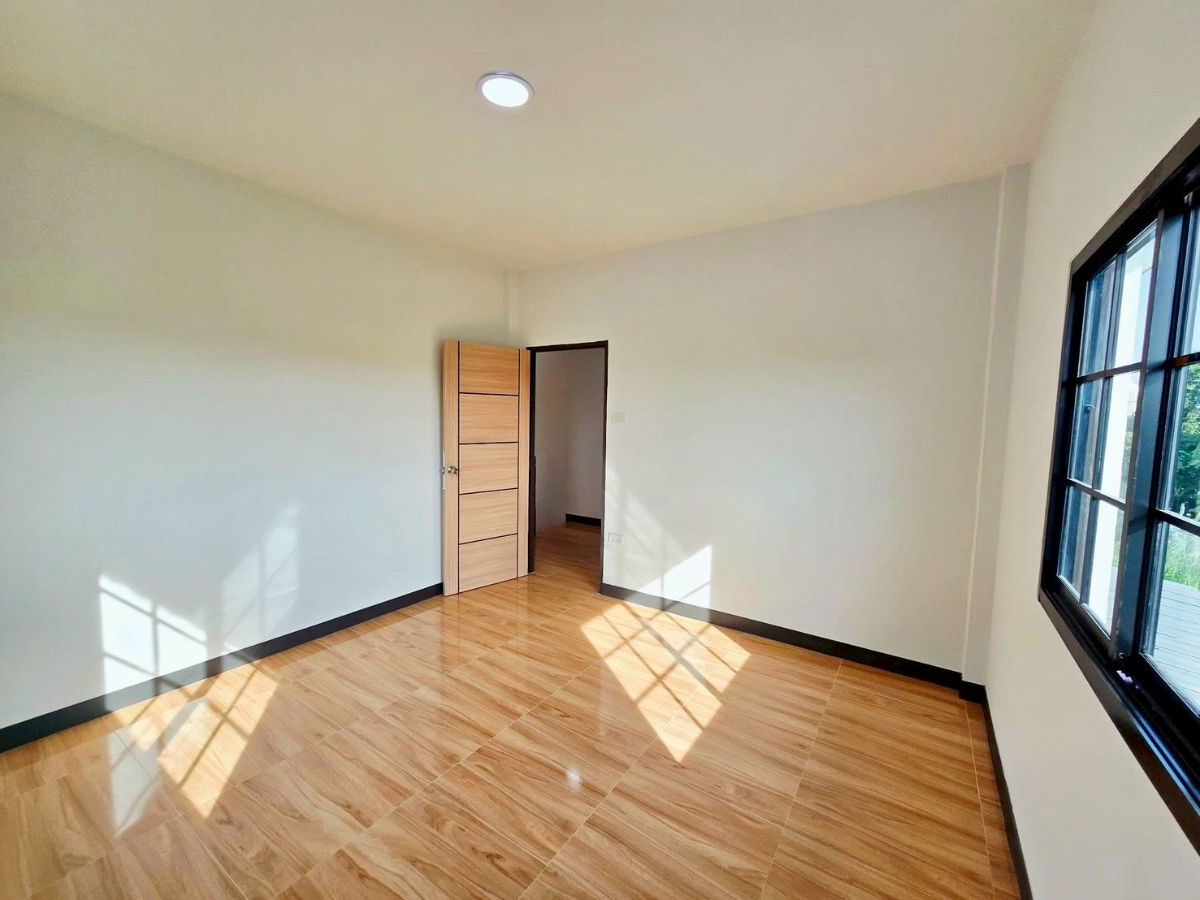 รูป บ้านเดี่ยวเนื้อที่ดิน 81 ตรว.ใกล้สนามกอฟล์ปัญญารามอินทรา  ม.บุรีรมย์ คู้บอน 41 รีโนเวทใหม่ นัดหมายชมบ้าน 085-318-6868 คุณวา - รูปที่ 17/32