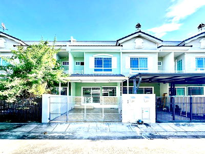 Townhouses for sale Samut Prakarn : Sales Two-story townhome Villaggio Bangna Village, near Mega Bangna and ABAC. Newly renovated, ready to move in.