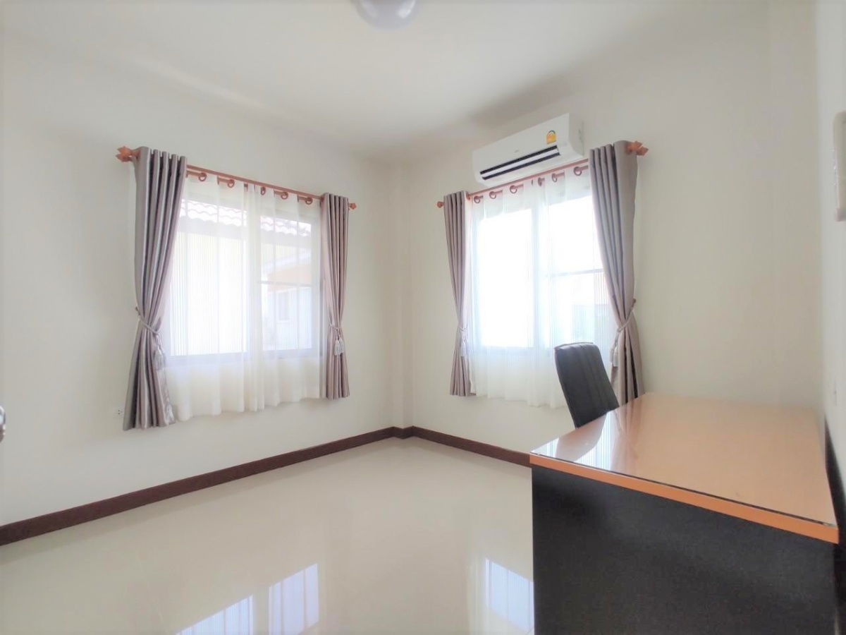 picture A house two storeys for rent with 3 bedrooms,2 toilets and 1 kitchen. - 12/28