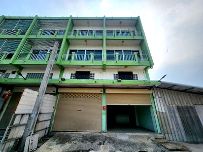 เช่าอาคารพาณิชย์ กรุงเทพมหานคร : ตึกแถว 2 ห้อง หลังมุม ขาย หรือ ให้เช่า 3 ชั้นครึ่ง ซอยเทียนทะเล 20 ปูกระเบื้อง เหมาะเปิดบริษัท หรือทำการค้า