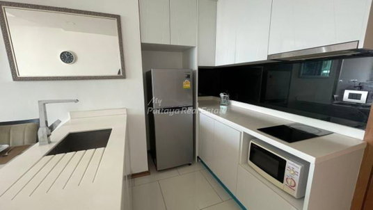 🛏️ 1 ห้องนอน - 🛁 1 ห้องน้ำ - 🏙️ Sea View - 🌏 ชื่อชาวต่างชาติ - 🏢 The Peak Towers Pattaya - รหัส: PEAKT102