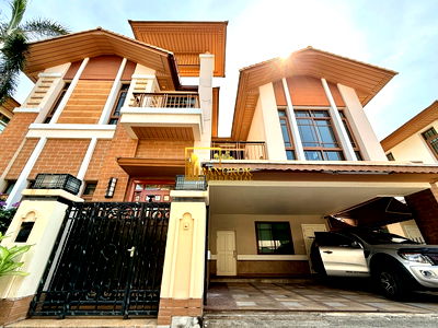เช่าบ้านเดี่ยว เขตวัฒนา : Baan Sansiri 67 | Luxurious 4 Bedroom House in Sukhumvit 67 - BR7916SH