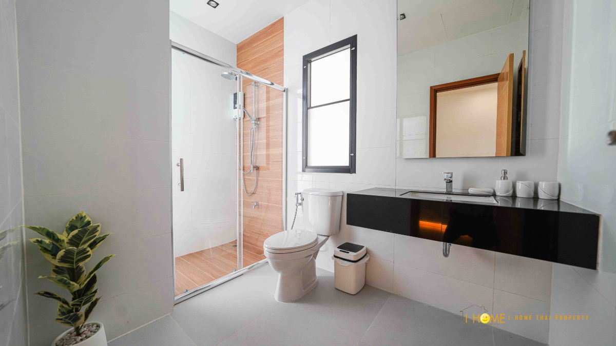 รูป ให้เช่าทาวน์โฮมสามชั้น 4 ห้องนอน 3 ห้องน้ำ  1  ห้องครัว  1  ห้องรับแขก  1  ที่จอดรถ - รูปที่ 20/40