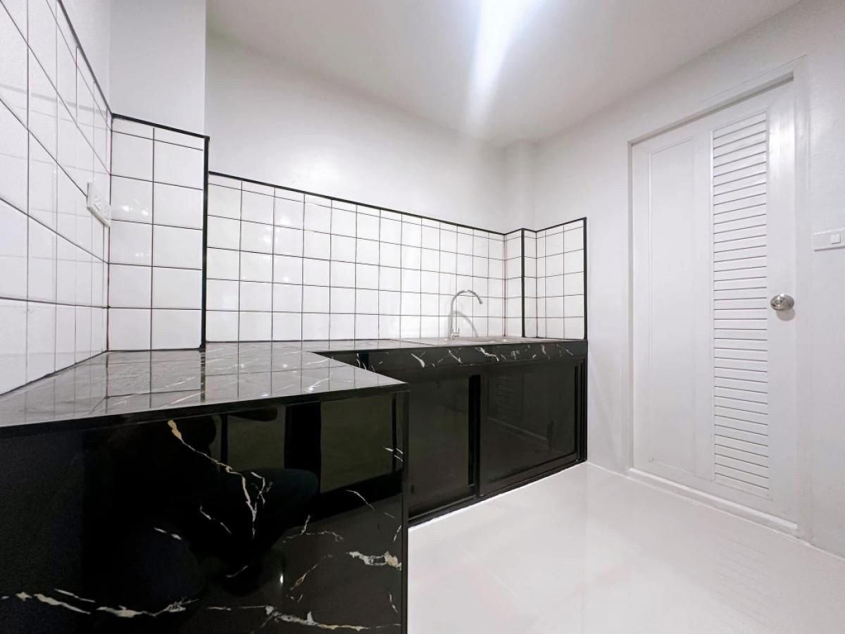 picture S893 [For Sale] 2-storey townhouse (Soi Phueng Mi) 💰 Price 3,390,000 baht 🌟 BTS Bang Chak - 6/7