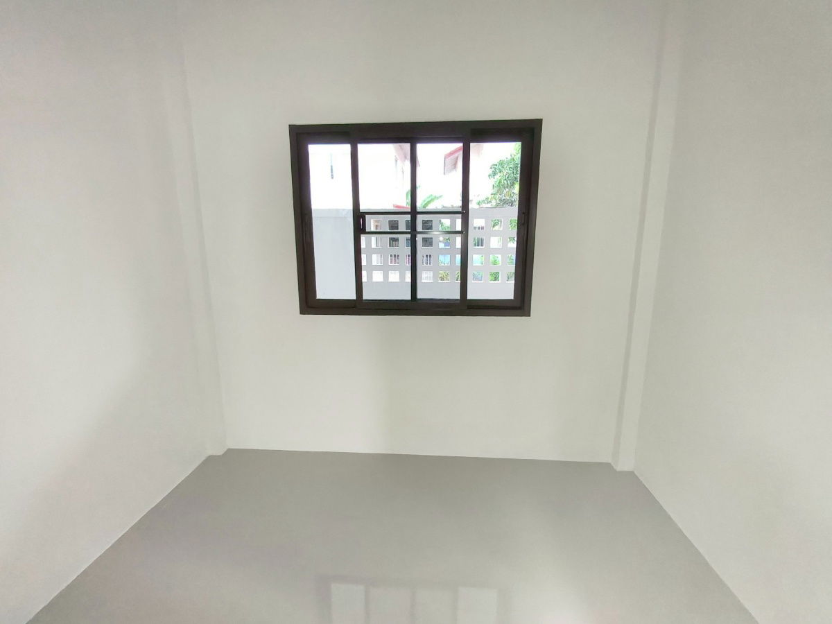 รูป บ้านเดี่ยว​ชั้นเดียว​ รีโนเวทใหม่​​ หนองจอก​ ทำเลถนนเมน​ ต้นโครงการ​ ทำเลค้าขาย หมู่บ้านอมรพันธ์ุ  ถนนเลียบวารี​ 15 พร้อมอยู่ มีเฟอร์นิเจอร์สวย - รูปที่ 18/33