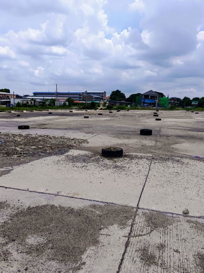 picture Empty land for rent already filled Near Watcharapol Intersection - 5/11
