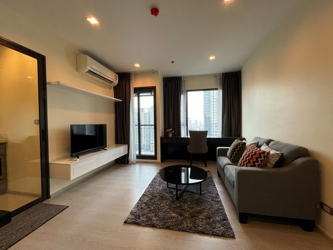 ห้องแร ไอเทม✨ ว่างแล้ว ให้เช่าคอนโดRhythm sukhumvit36-38 1ห้องนอน 50 ตรม  ห้องสวย ชั้นสูง ✅ทักไลน์ได้เลยตอบไวมากค่ะ