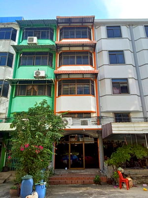 อาคารพาณิชย์ ถนนเพชรเกษม : ถูกที่สุด ขาย ตึกแถว 4ชั้น บางแค ถ.เพชรเกษม ซ.67/1 ขนาด 16.9ตร.วา ทำเลดี เดินทางสะดวก ใกล้ วิคตอเรีย การ์เด้นส์ สนใจ ติดต่อ สุเมธ 061-949-8888